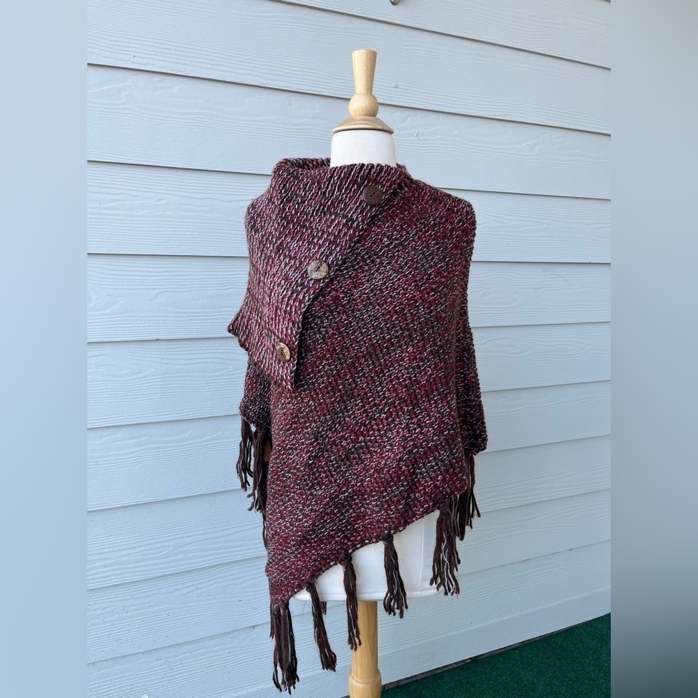Justin & Taylor red and brown open knit poncho NWT